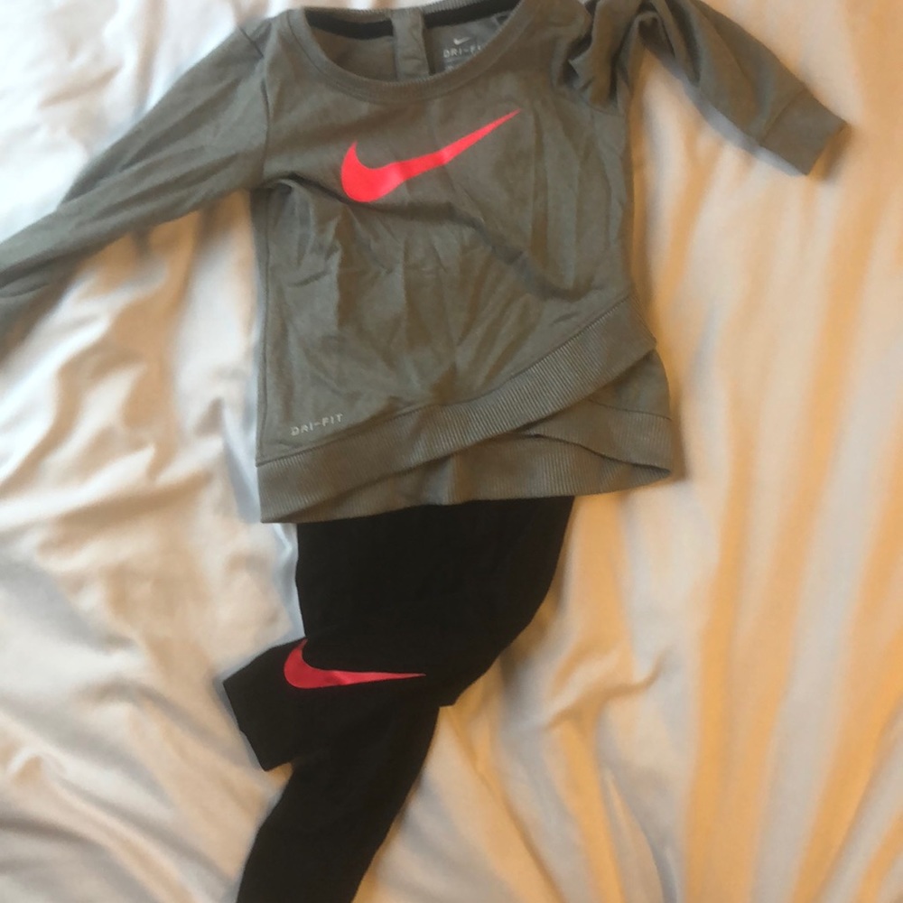 Two piece nike outfit